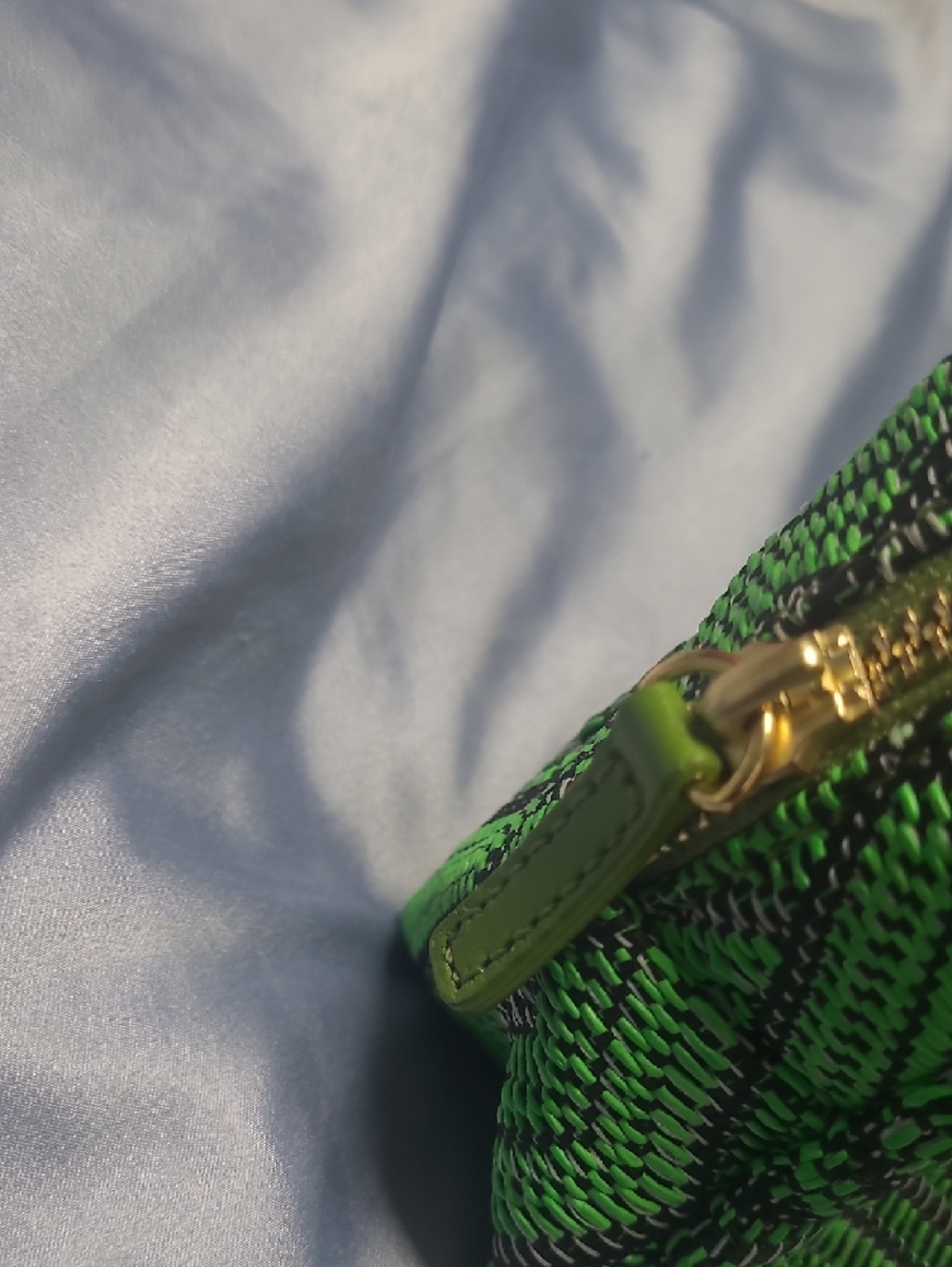 Tory Burch Neon Green and Black Woven Cosmetic Pouch with Gold Logo - Picture 3 of 5